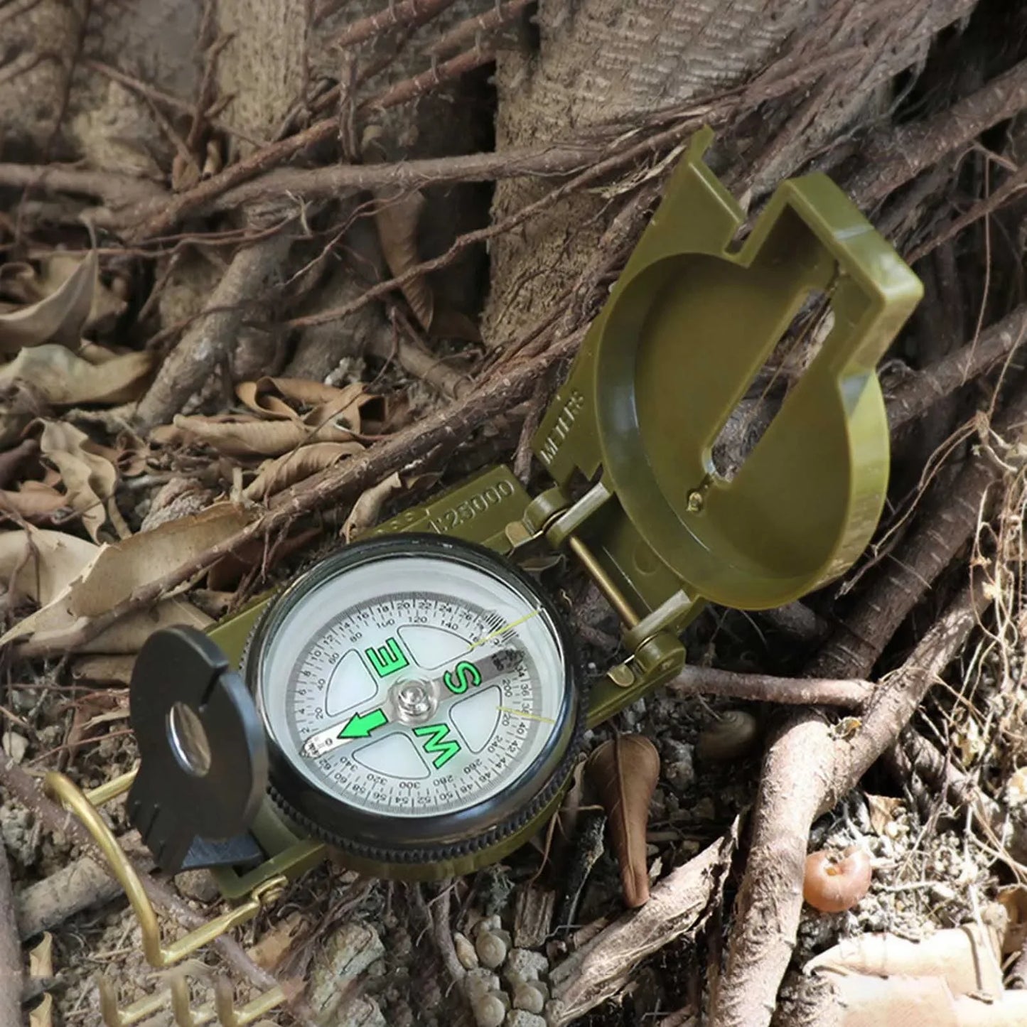Carrying Portable Phosphorescent Lensatic Compass for Hiking and Navigation